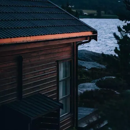 With Sea View Near Preikestolen 度假居 *