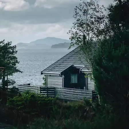 With Sea View Near Preikestolen 度假居 *